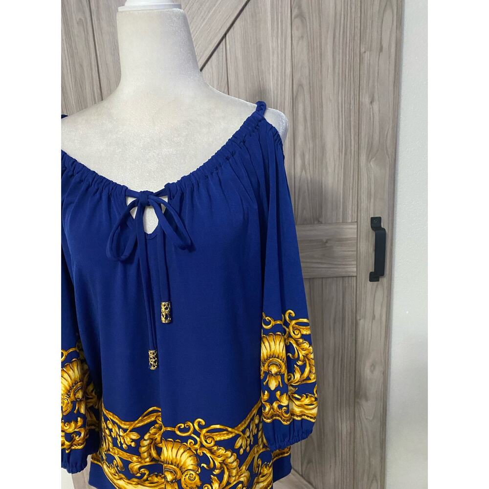 Cach Size Medium Keyhole, Front Top - image 3